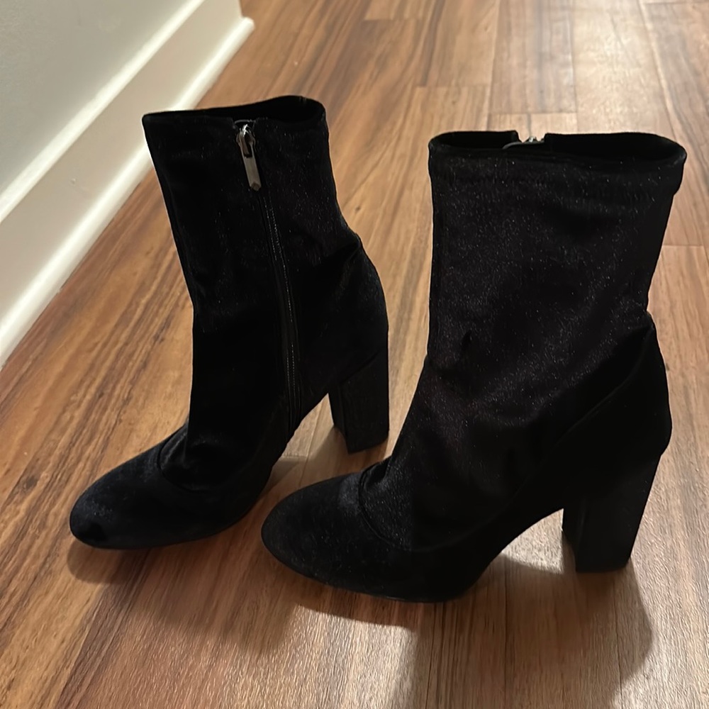 Sam Edelman Calexa Sock Bootie in black velvet